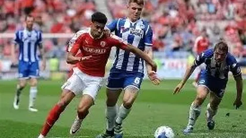 传奇足坛双星闪耀：斯特林与巴洛特利领衔，利物浦与曼城名将盘点！